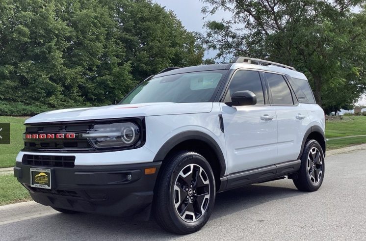 Used 2023 Ford Bronco Sport Outer Banks w/ Tech Package AWD/4WD image 1