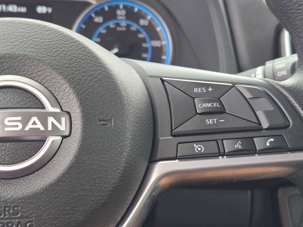 Used 2025 Nissan Leaf S FWD image 32