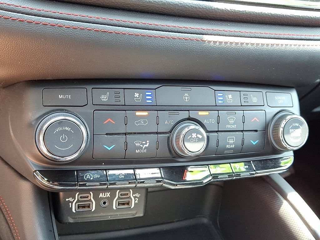Used 2024 Dodge Durango GT AWD/4WD image 18