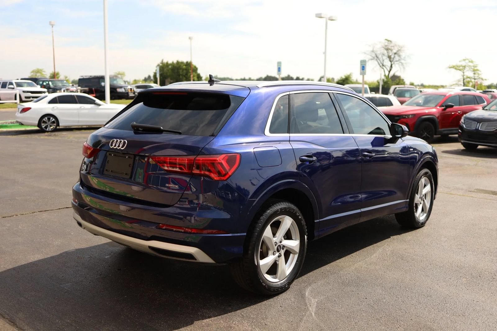 Used 2022 Audi Q3 2.0T Premium w/ Convenience Package AWD/4WD image 5