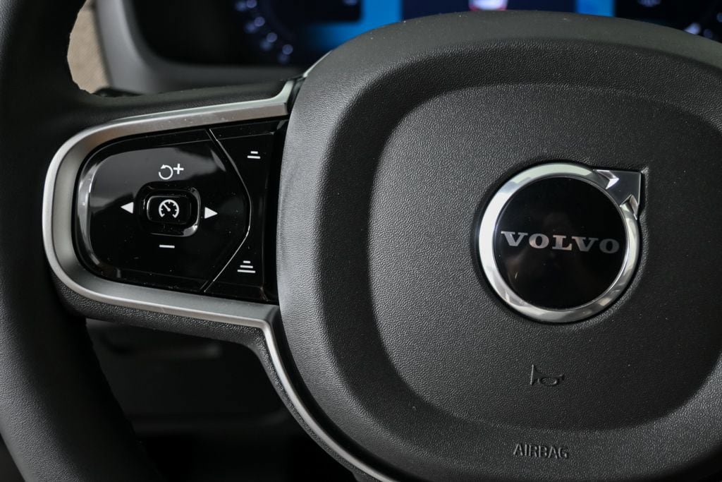 Certified 2026 Volvo XC90 B6 Plus w/ Protection Package Premier image 12