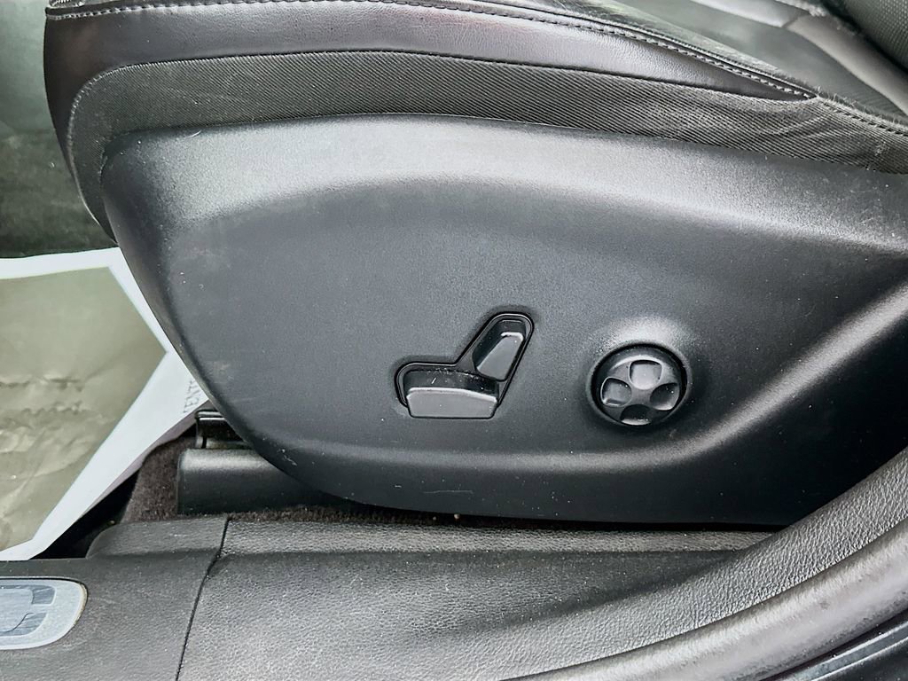 Used 2019 Jeep Cherokee Limited image 19