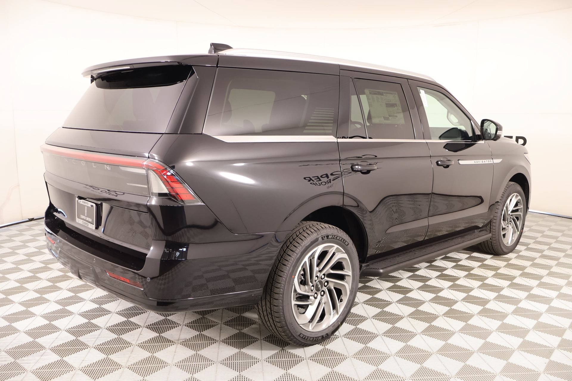 New 2026 Lincoln Navigator Premiere AWD/4WD image 21