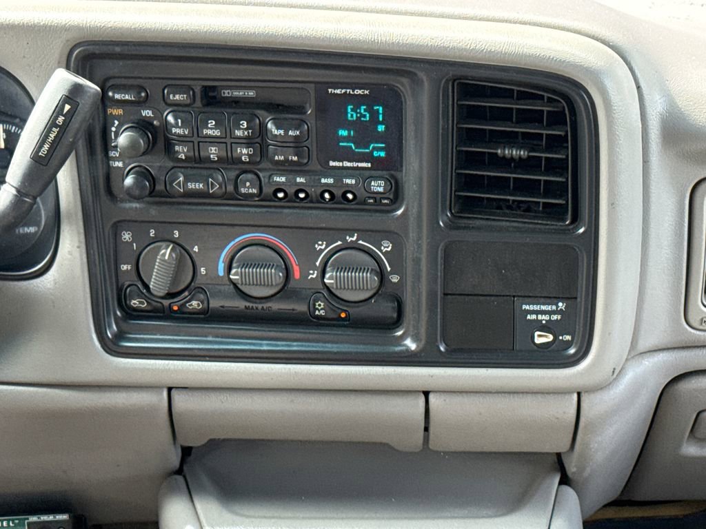 Used 1999 Chevrolet Silverado 2500 LS w/ Firm Ride Suspension Pkg RWD image 12