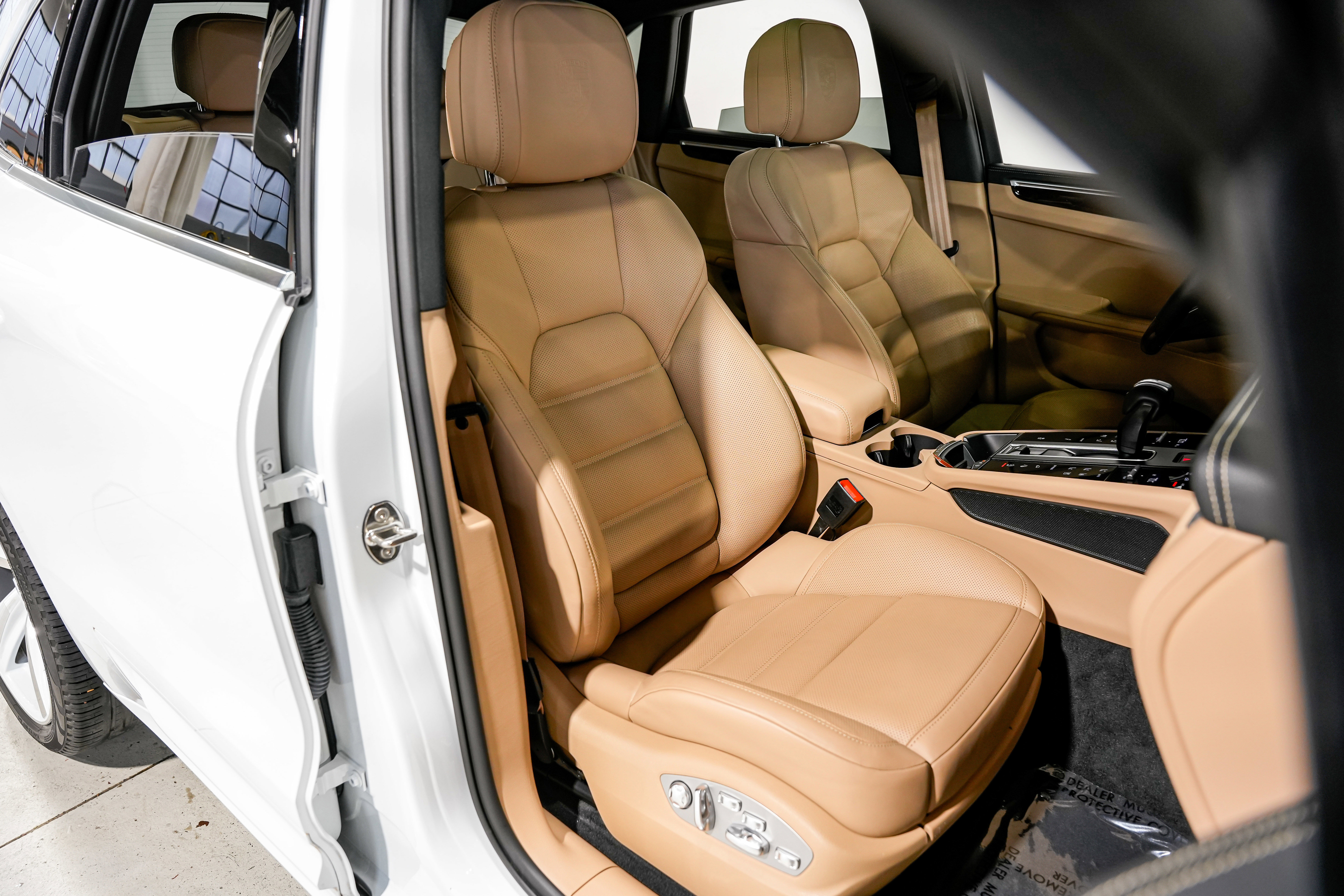 Used 2023 Porsche Macan S image 25