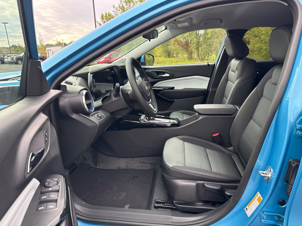 New 2026 Chevrolet Trax LT w/ Driver Confidence Package FWD image 22