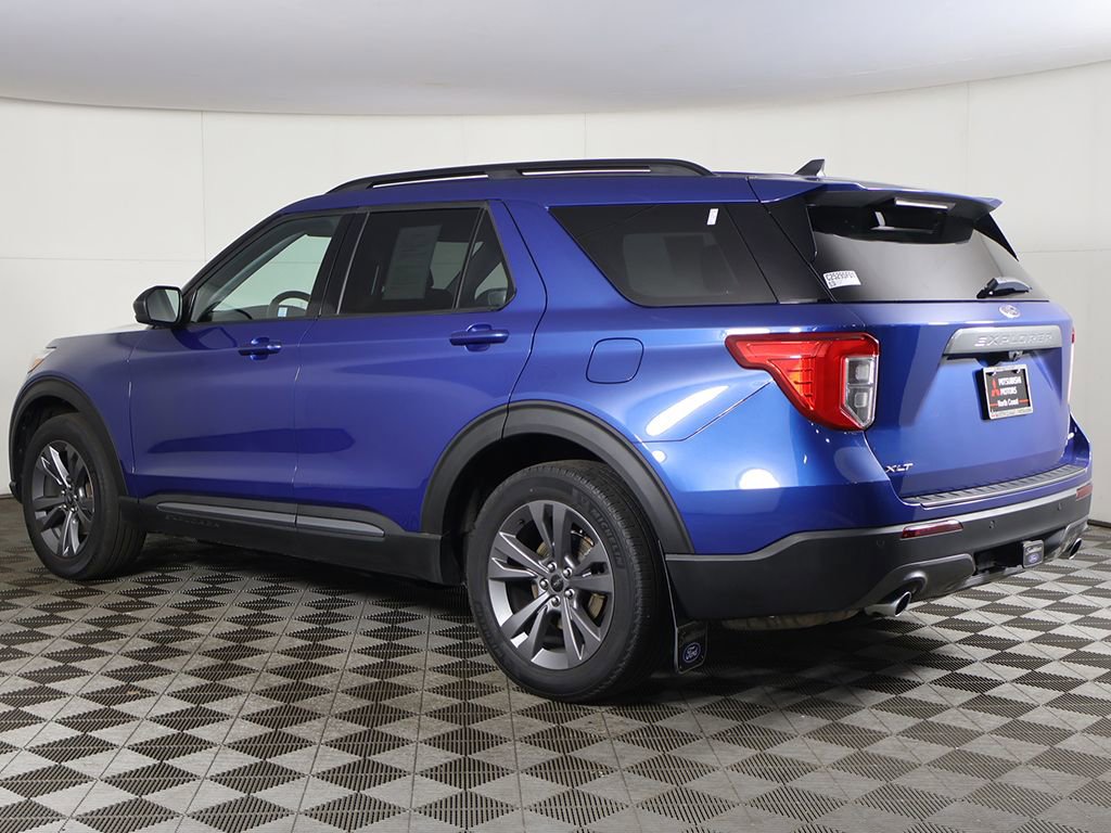 Used 2022 Ford Explorer XLT w/ Equipment Group 202A AWD/4WD image 9