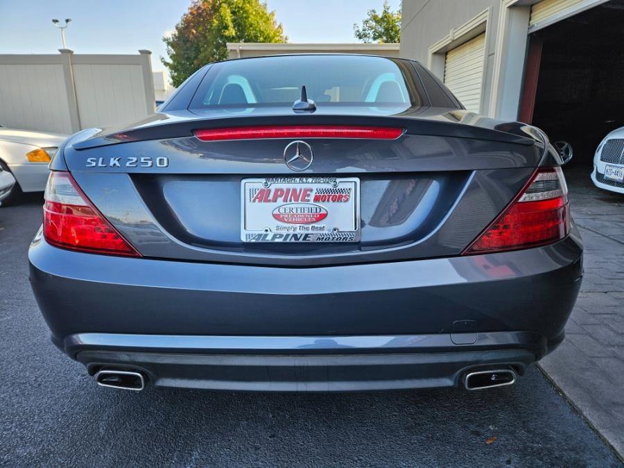 Used 2013 Mercedes-Benz SLK 250 image 21