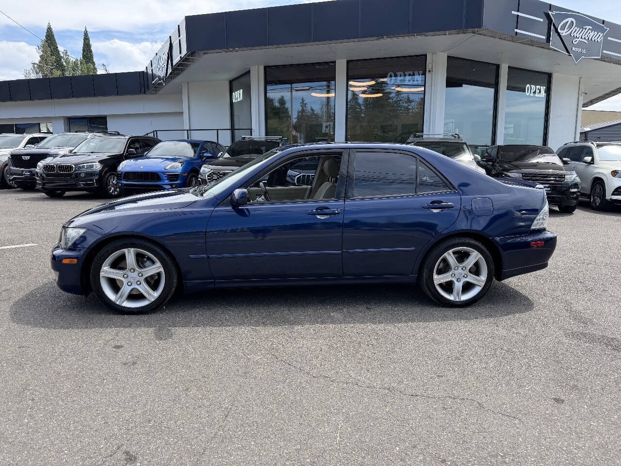 Used 2005 Lexus IS 300 RWD image 2