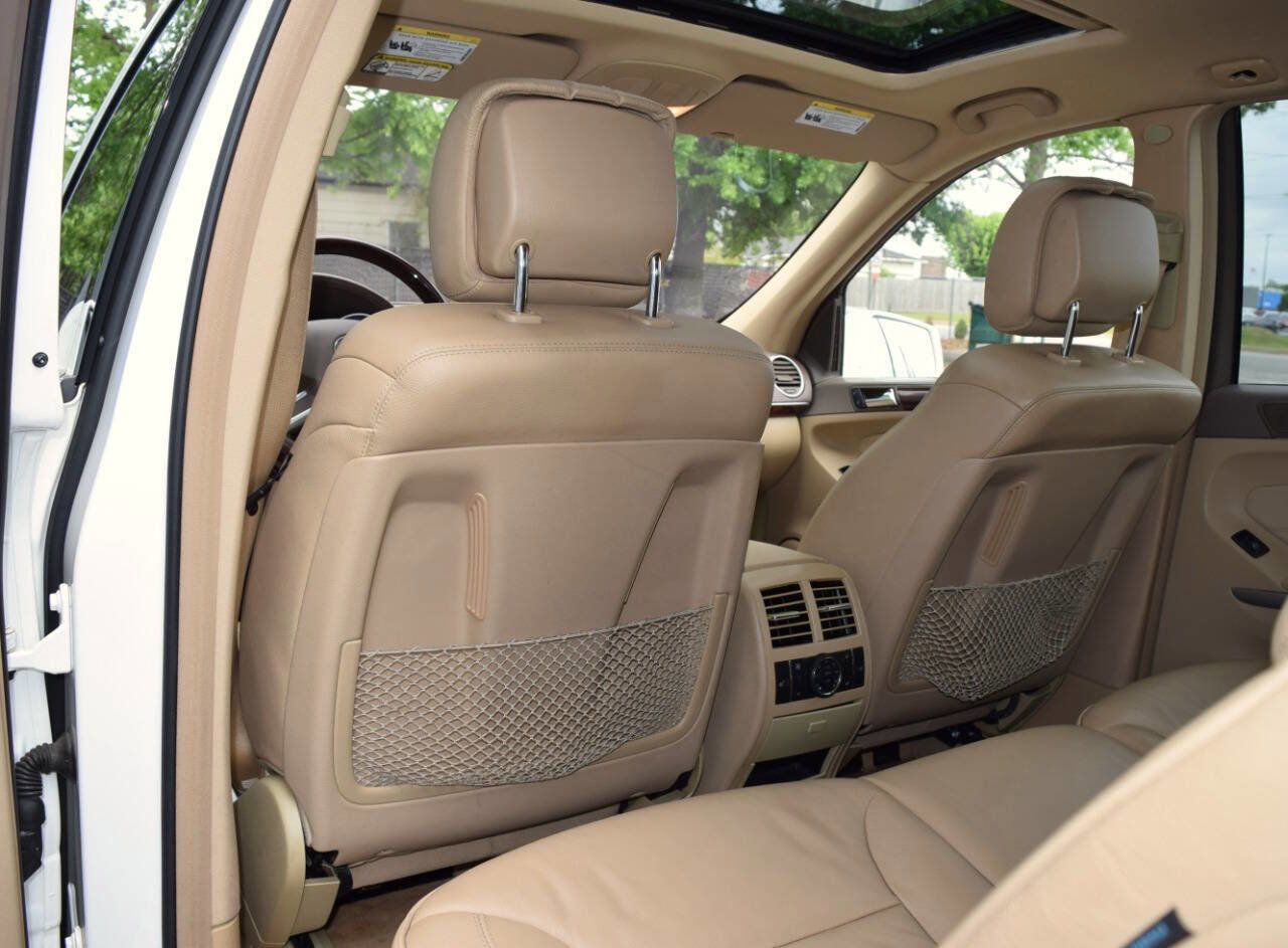 Used 2011 Mercedes-Benz GL 550 4MATIC image 49