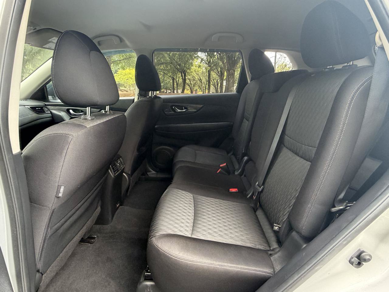Used 2019 Nissan Rogue S w/ Special Edition Package FWD image 13