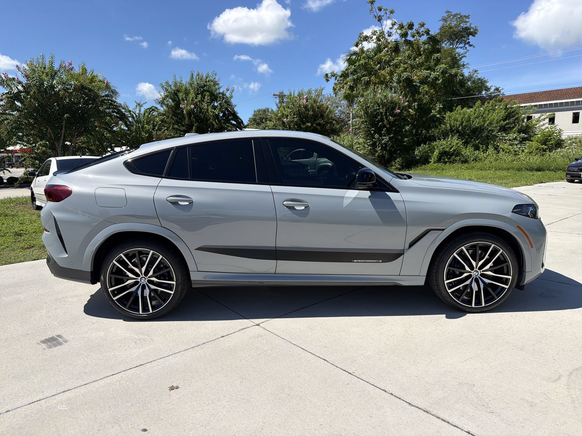 Certified 2024 BMW X6 M60i w/ Executive Package AWD/4WD image 3