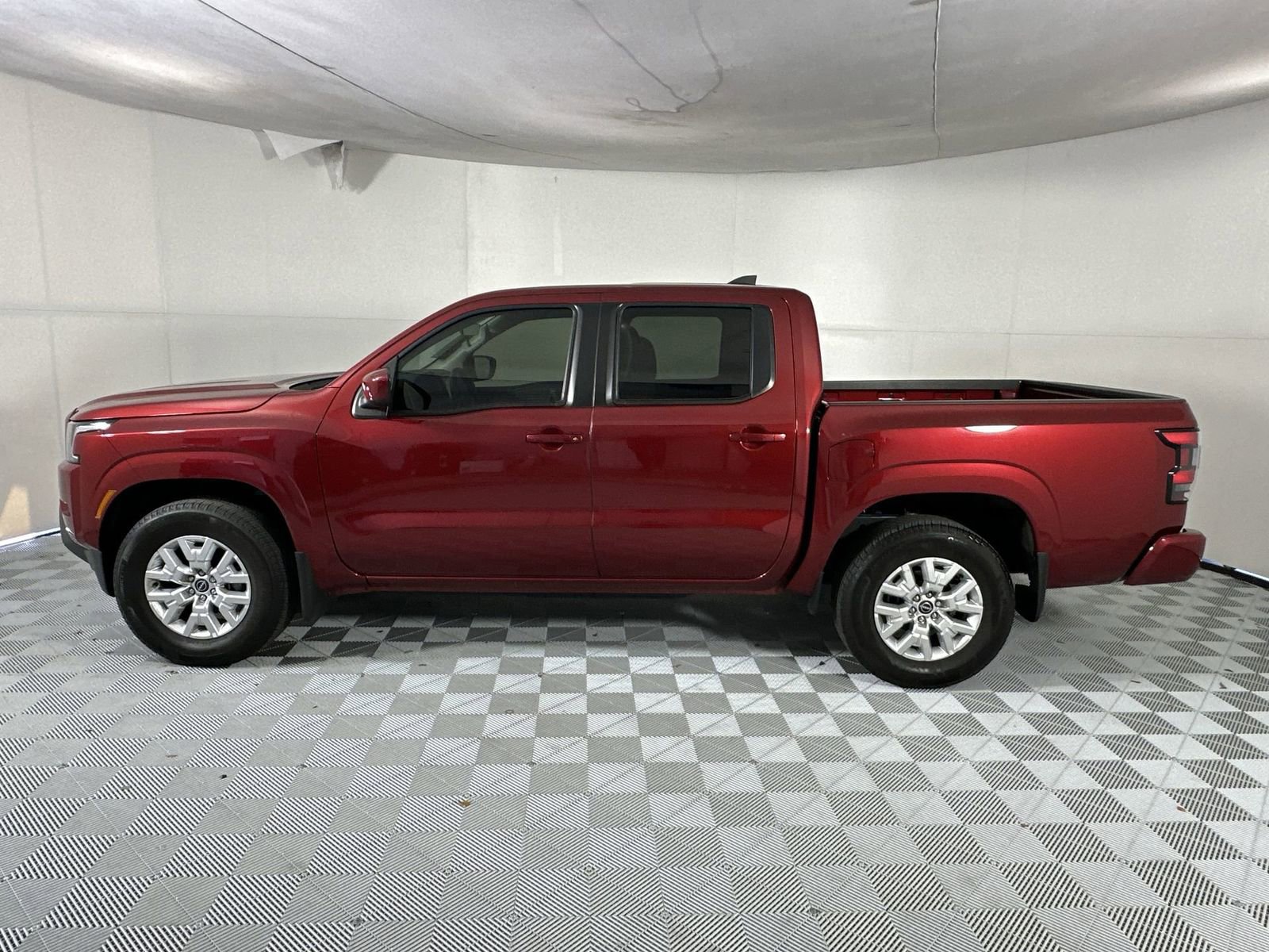 Used 2023 Nissan Frontier SV w/ Technology Package RWD image 5