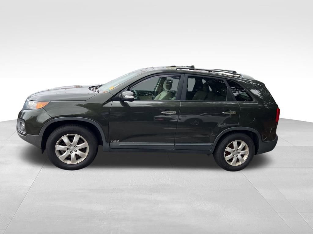 Used 2013 Kia Sorento LX w/ Convenience Pkg image 2