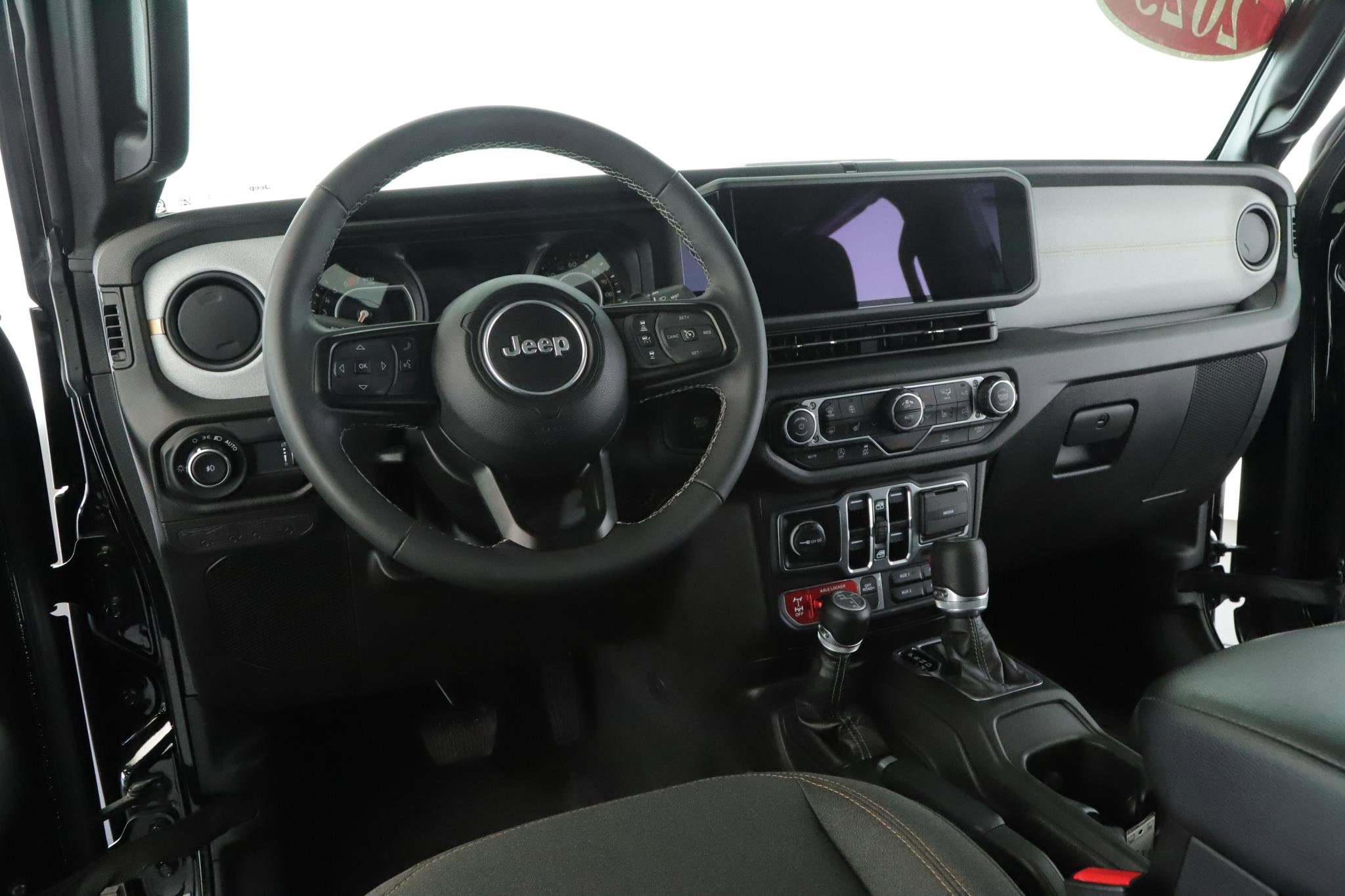 Used 2025 Jeep Wrangler Unlimited Sport image 2