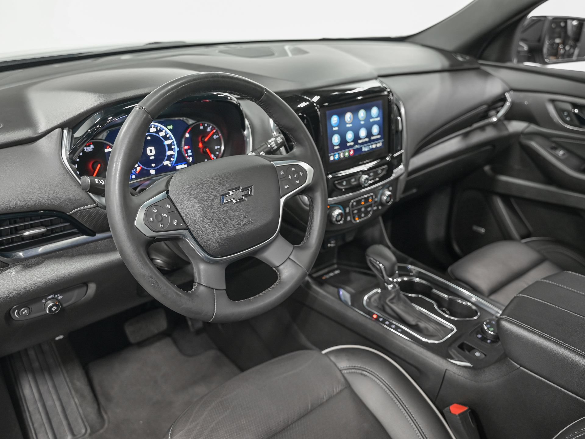 Used 2024 Chevrolet Traverse Premier w/ Redline Edition AWD/4WD image 15