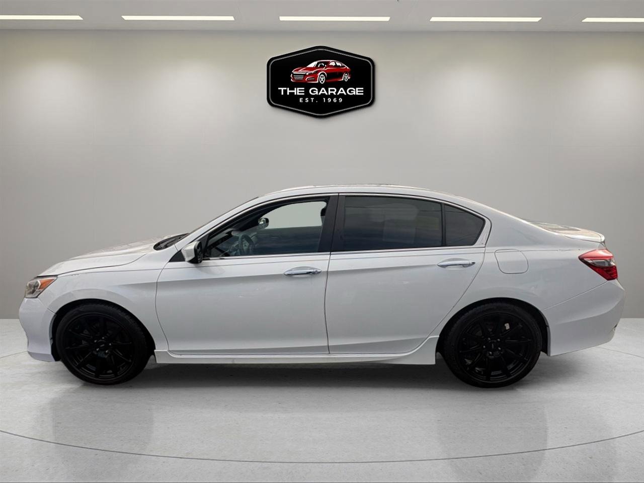 Used 2017 Honda Accord Sport Special Edition image 6