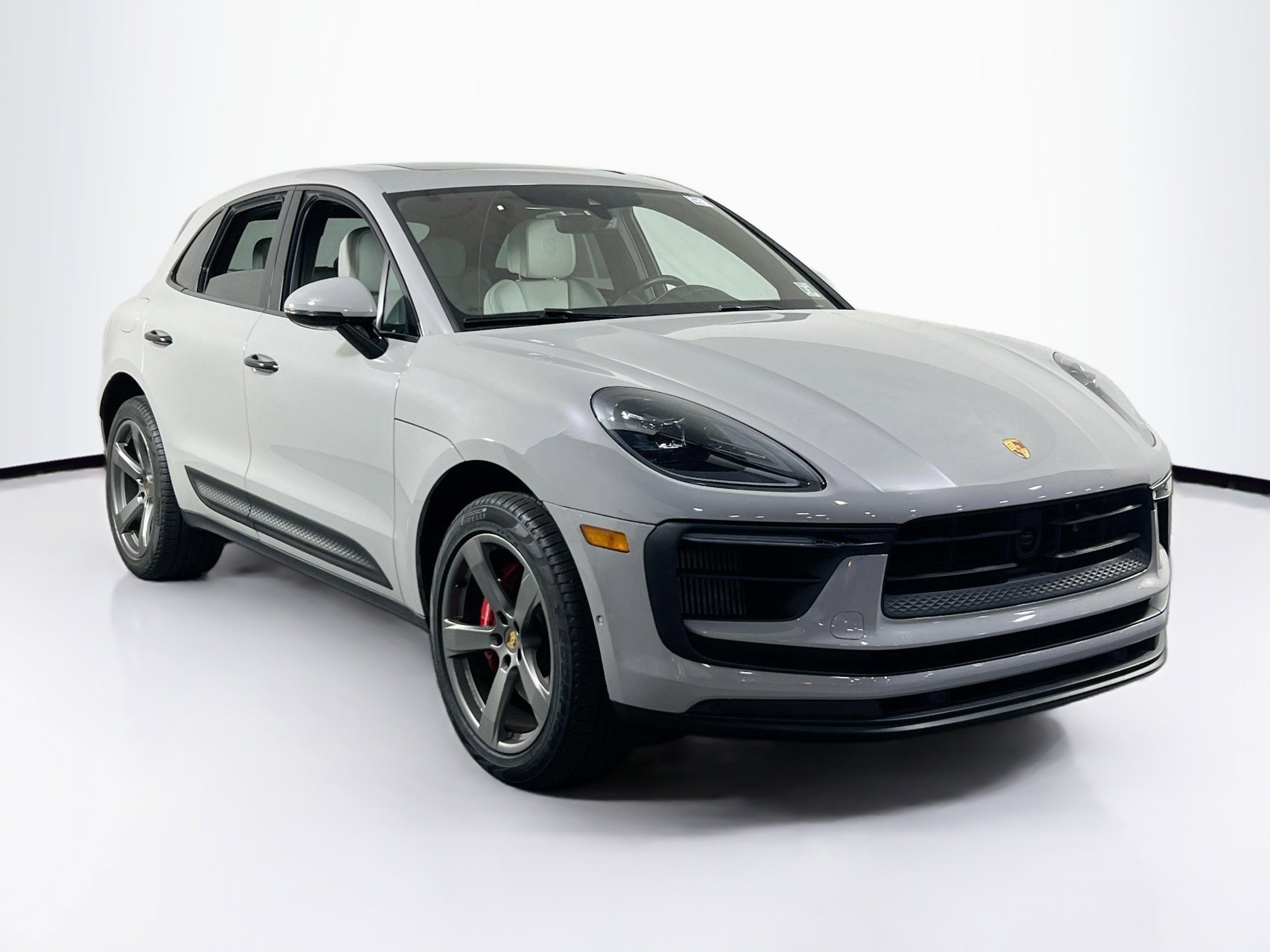 Used 2023 Porsche Macan S image 3