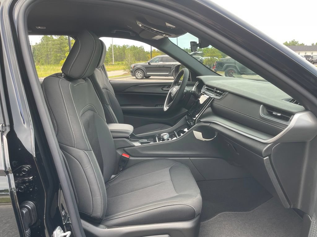 New 2026 Jeep Grand Cherokee Laredo RWD image 42