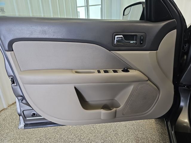 Used 2011 Ford Fusion SE FWD image 10