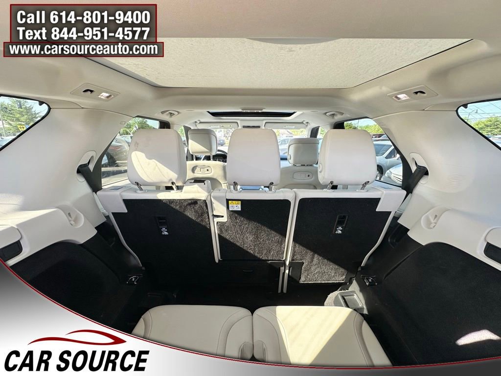 Used 2025 Land Rover Discovery Dynamic SE AWD/4WD image 17