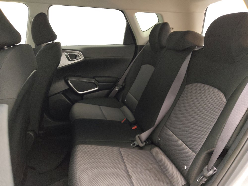 Used 2025 Kia Soul S image 18