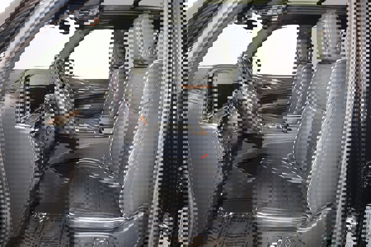 Used 2023 Cadillac Escalade Premium Luxury image 12