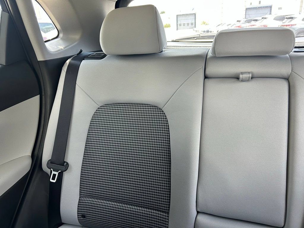 Used 2023 Hyundai Kona SE w/ Cargo Package FWD image 12