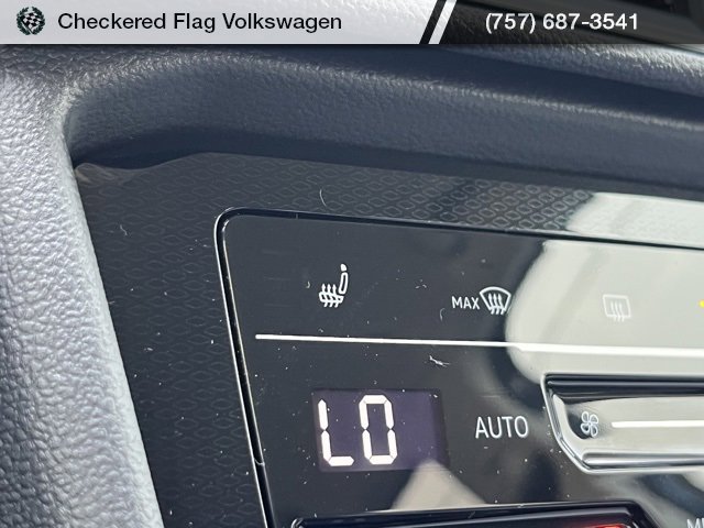 New 2025 Volkswagen Taos SE image 8
