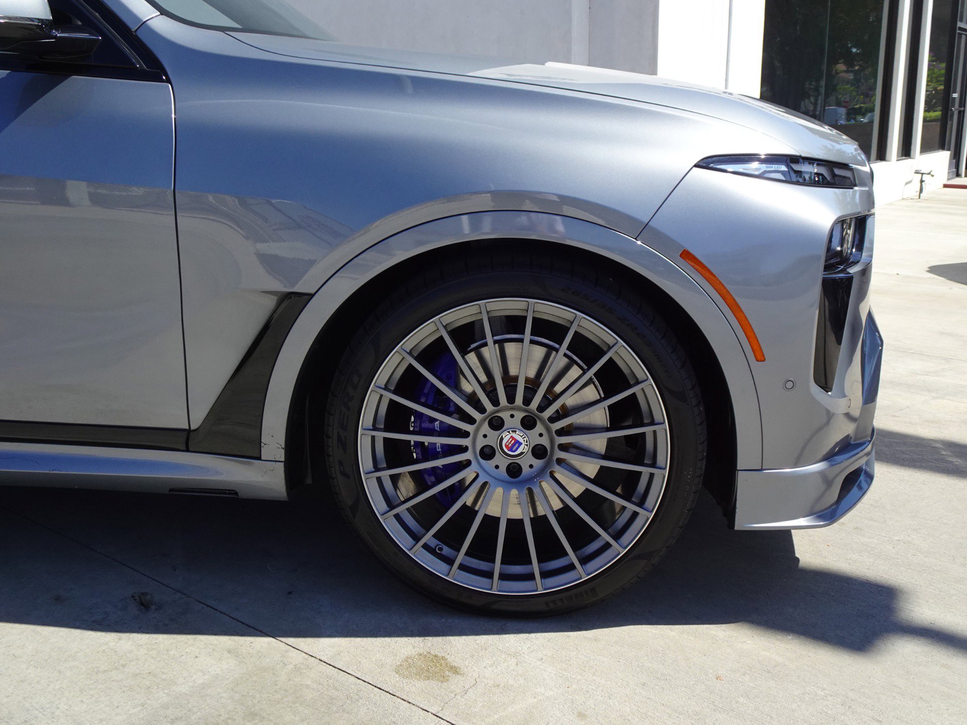 Used 2023 BMW ALPINA XB7 AWD/4WD image 10