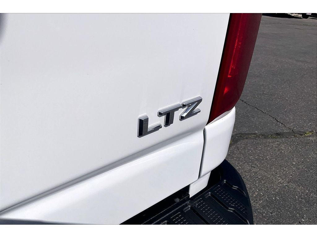 Used 2022 Chevrolet Silverado 3500 LTZ w/ Z71 Off-Road Package AWD/4WD image 9