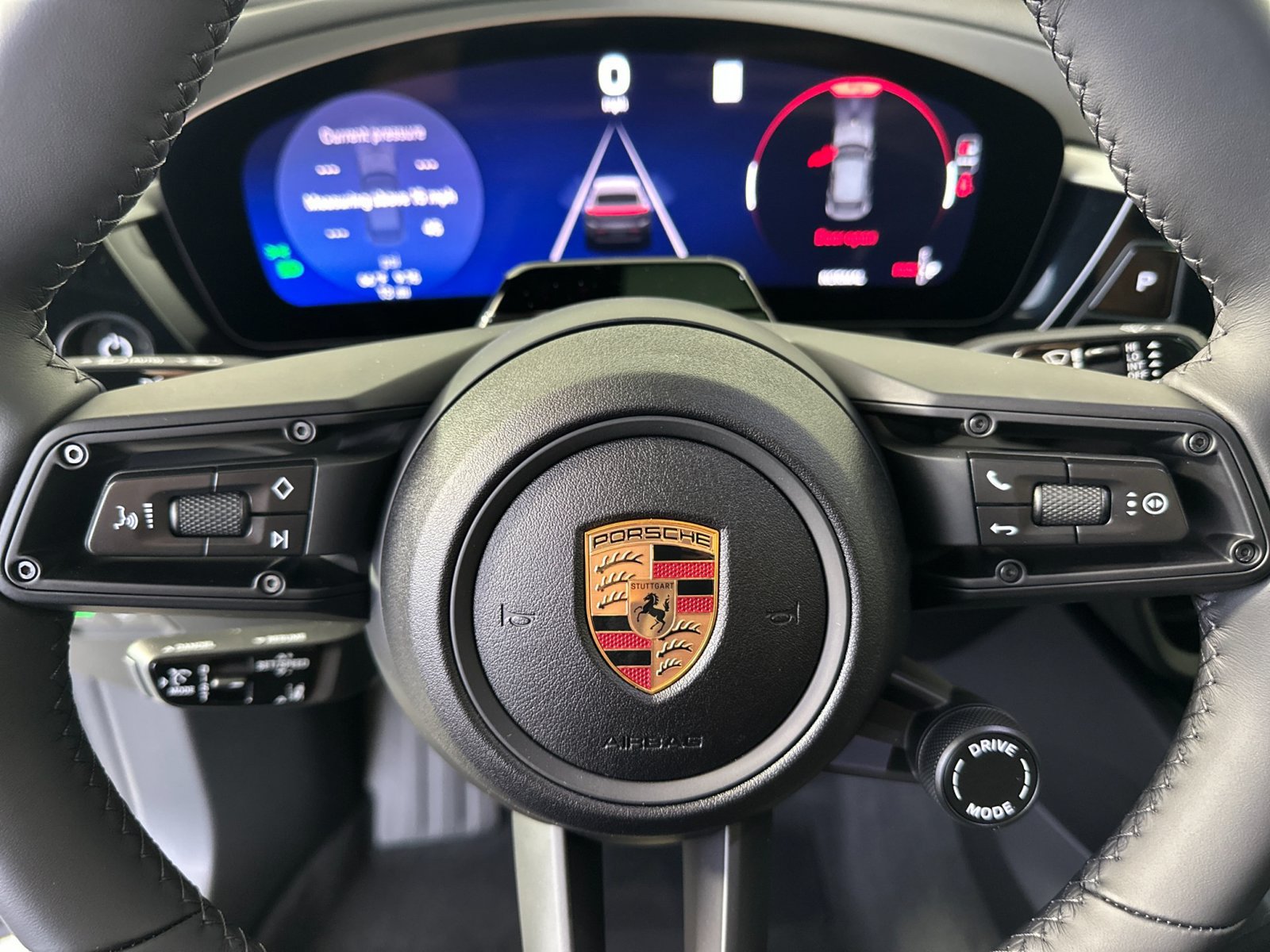 New 2026 Porsche Macan Electric RWD image 28