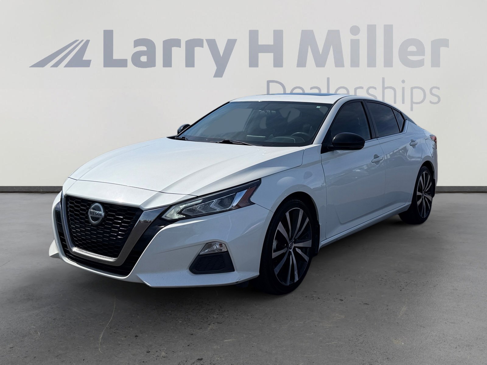 Used 2019 Nissan Altima 2.5 SR w/ SR Premium Package image 1