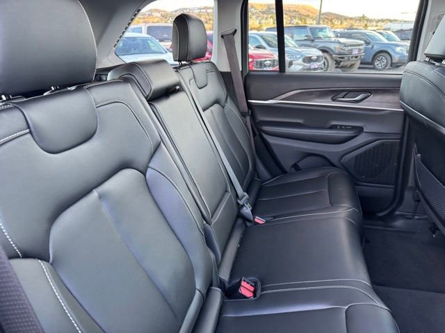 Certified 2024 Jeep Grand Cherokee Limited w/ Black Appearance Package image 25