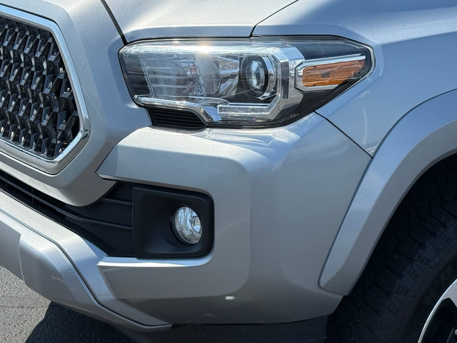 Used 2019 Toyota Tacoma TRD Sport AWD/4WD image 9