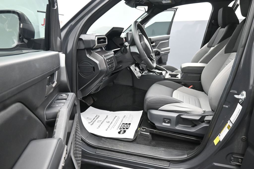 Used 2025 Toyota Tacoma TRD Off-Road AWD/4WD image 17