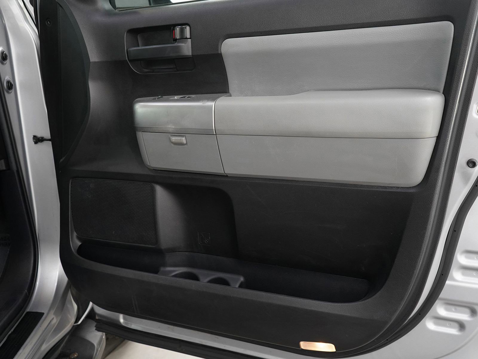 Used 2019 Toyota Sequoia SR5 image 11