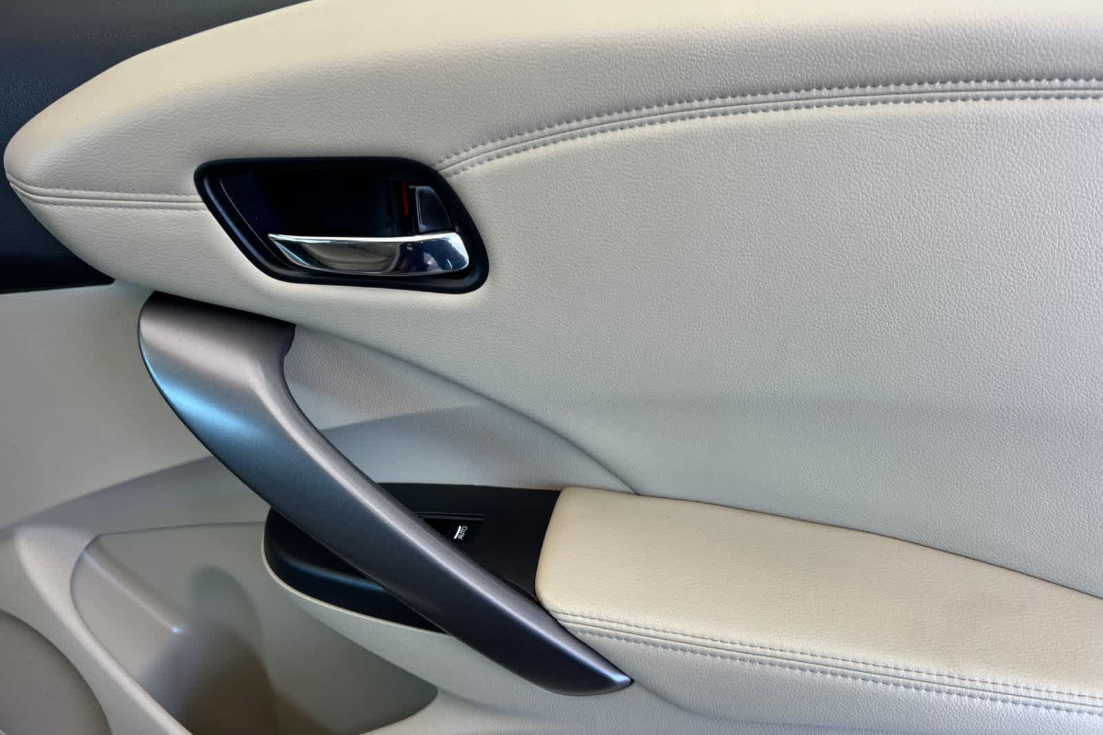 Used 2015 Acura RDX FWD image 18