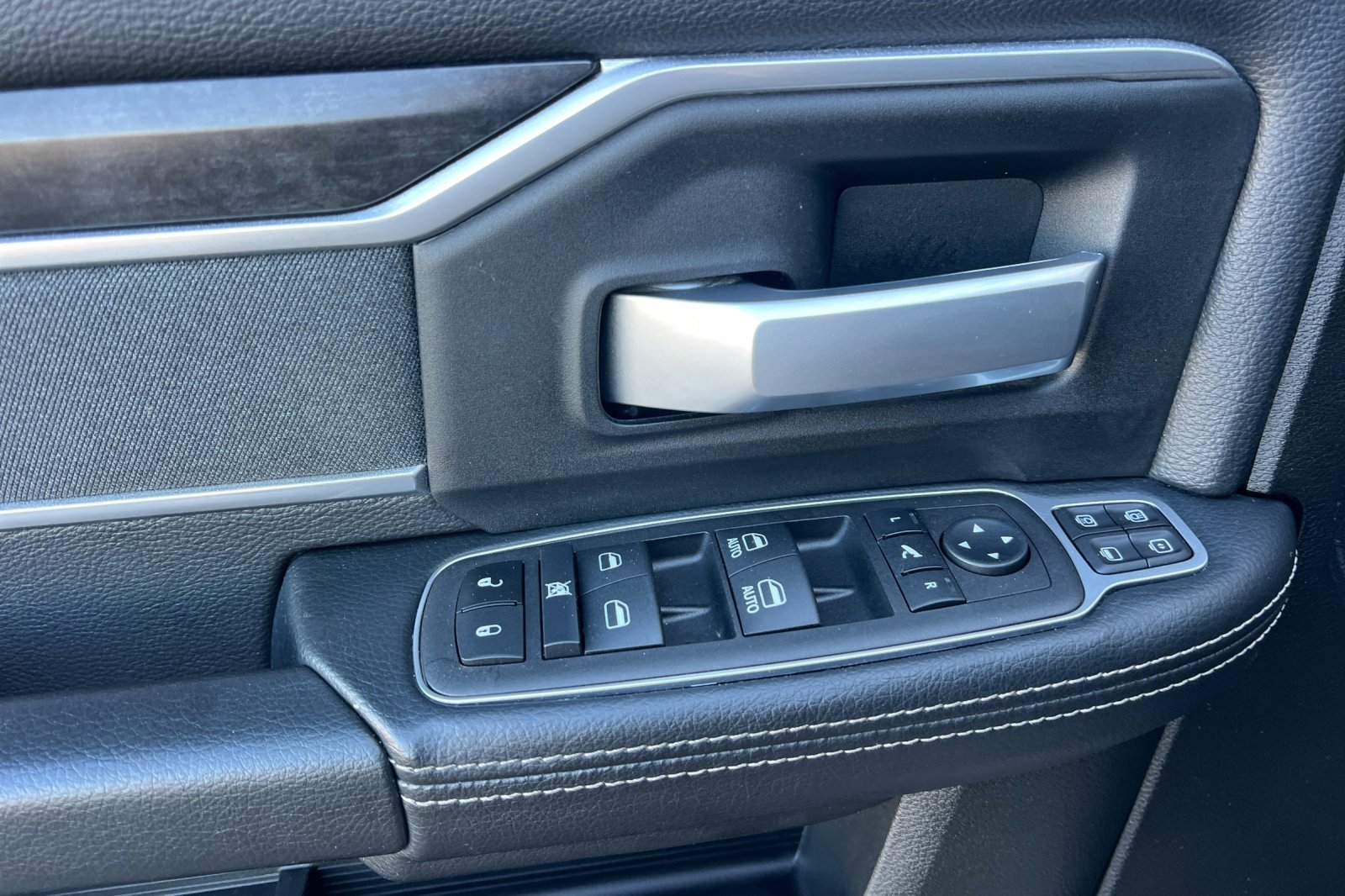 Used 2023 RAM 2500 Big Horn w/ Level 1 Equipment Group image 12