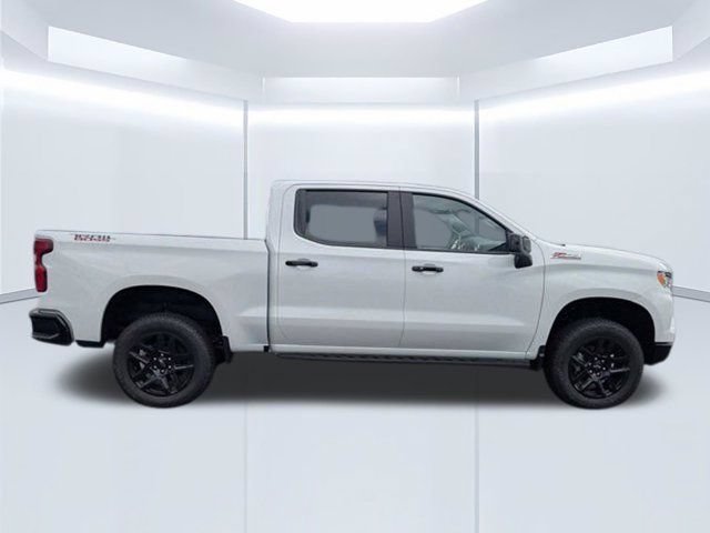 Used 2026 Chevrolet Silverado 1500 LT Trail Boss w/ Convenience Package II AWD/4WD image 3