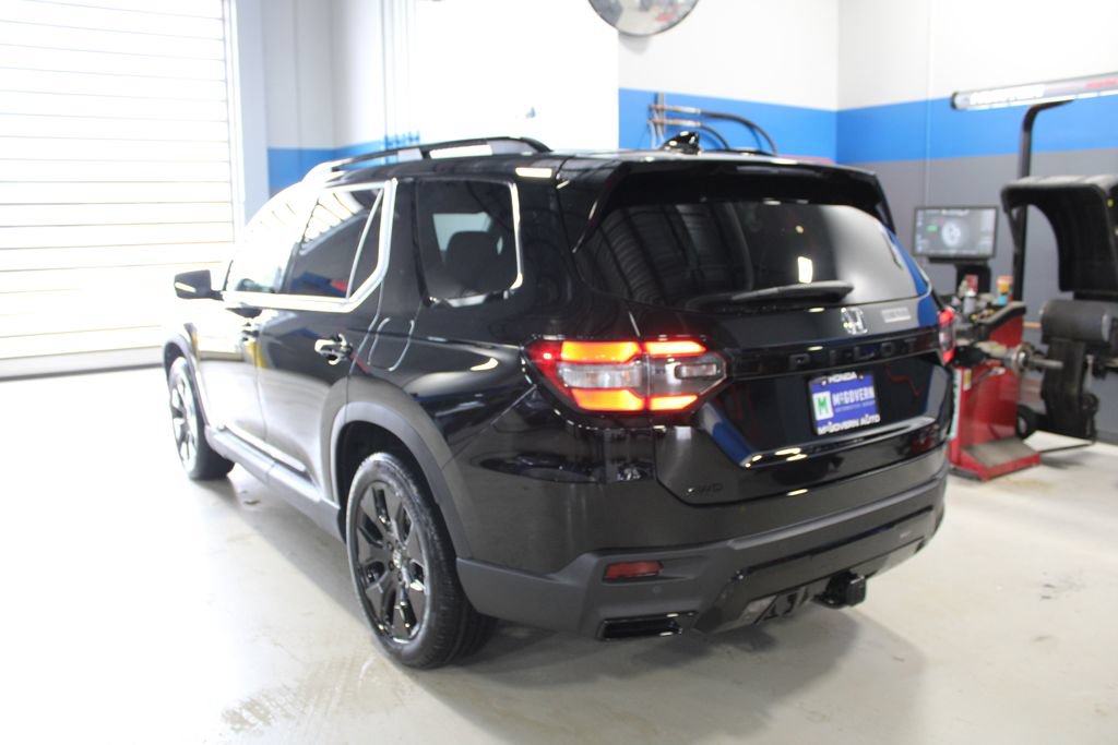 New 2026 Honda Pilot Black Edition image 9
