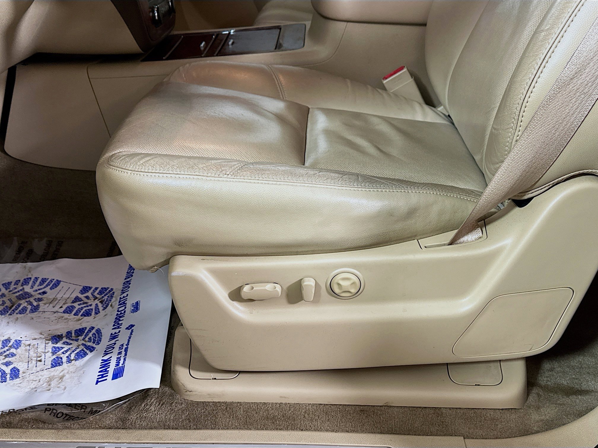 Used 2011 Chevrolet Avalanche LTZ image 20