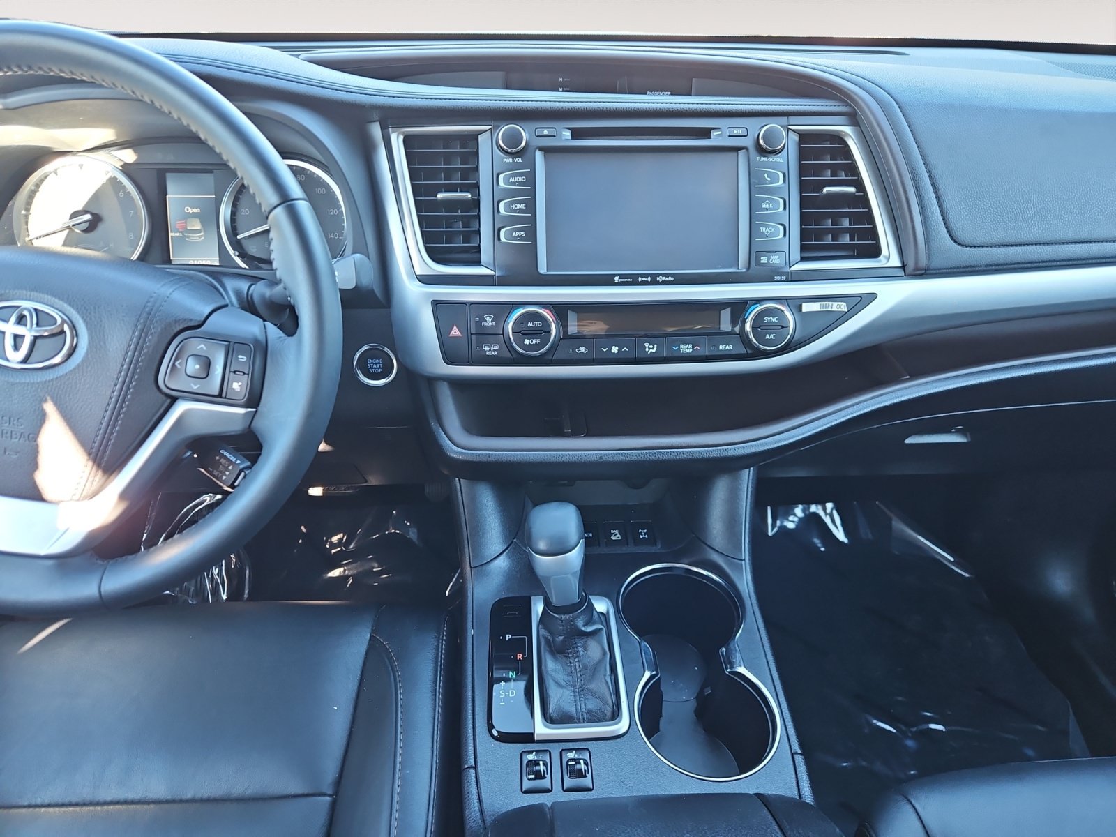 Used 2016 Toyota Highlander XLE AWD/4WD image 12