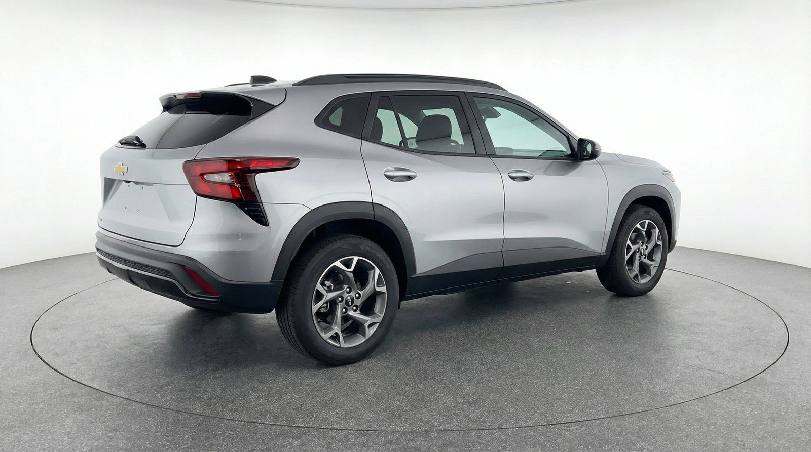 Used 2025 Chevrolet Trax LT FWD image 9