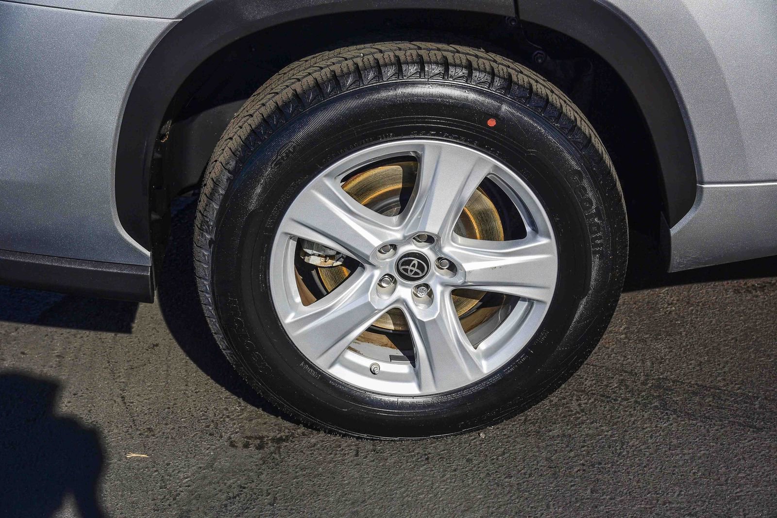 Certified 2023 Toyota Highlander LE image 9