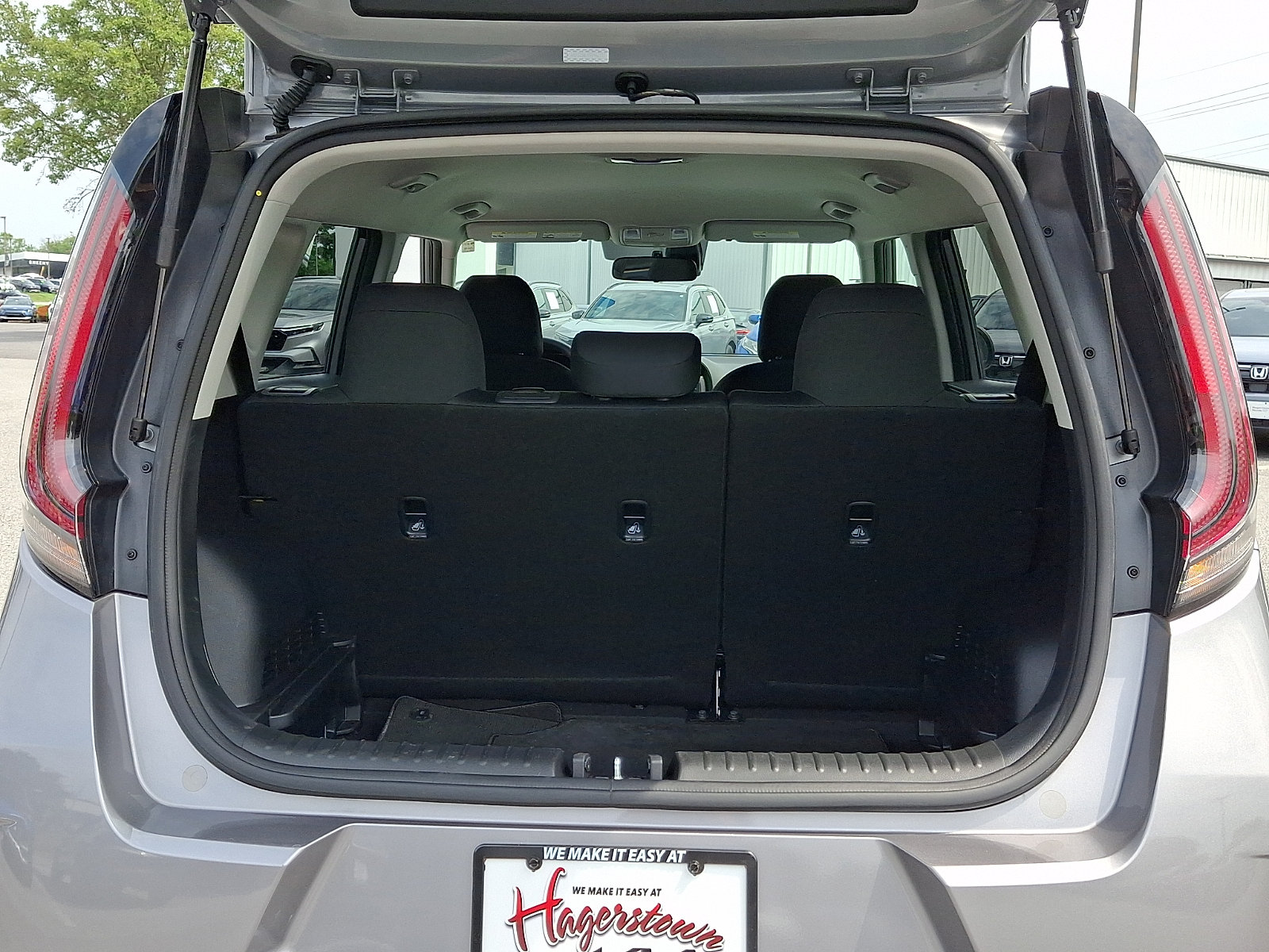 Certified 2025 Kia Soul LX w/ LX Technology Package FWD image 29