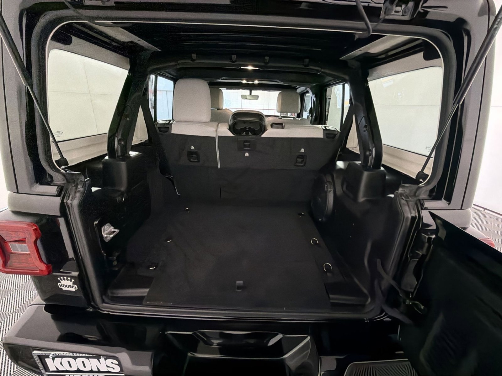 Used 2021 Jeep Wrangler Unlimited Sahara image 25