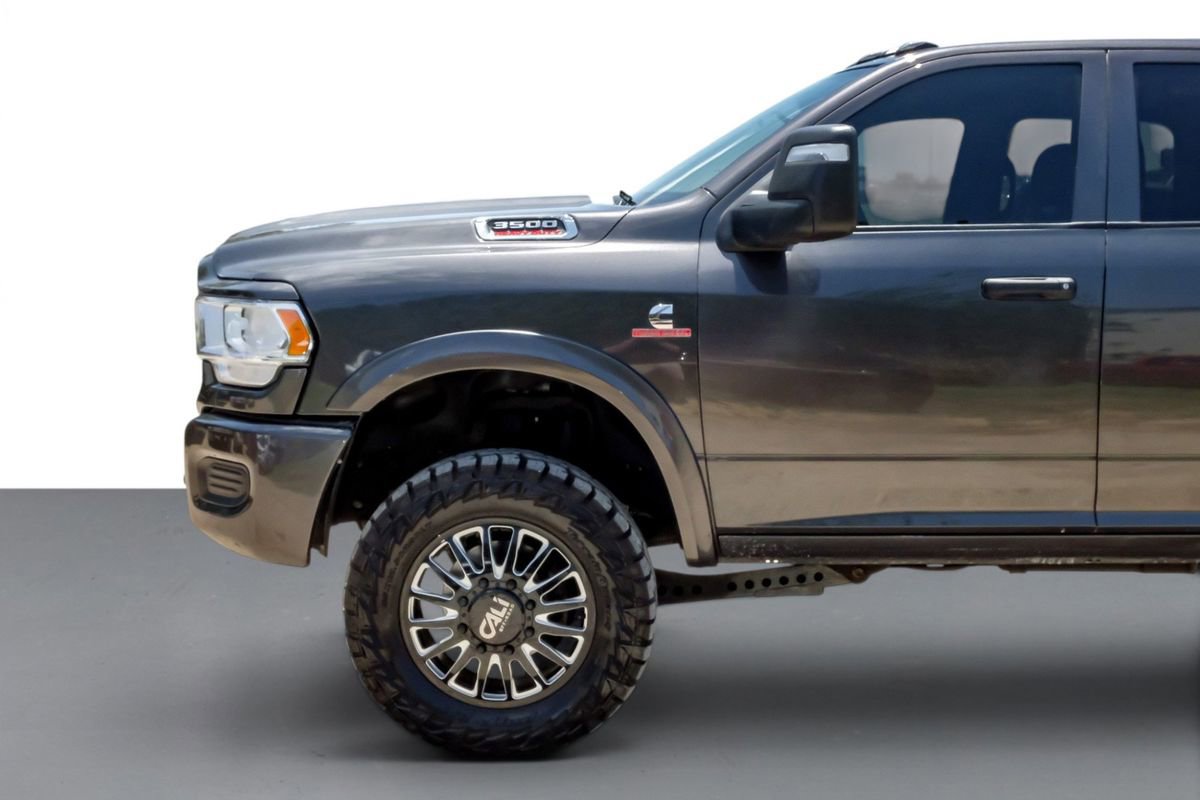 Used 2024 RAM 3500 Tradesman w/ Chrome Appearance Group AWD/4WD image 13