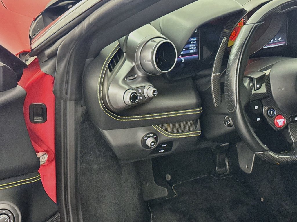 Used 2020 Ferrari F8 Tributo RWD image 10