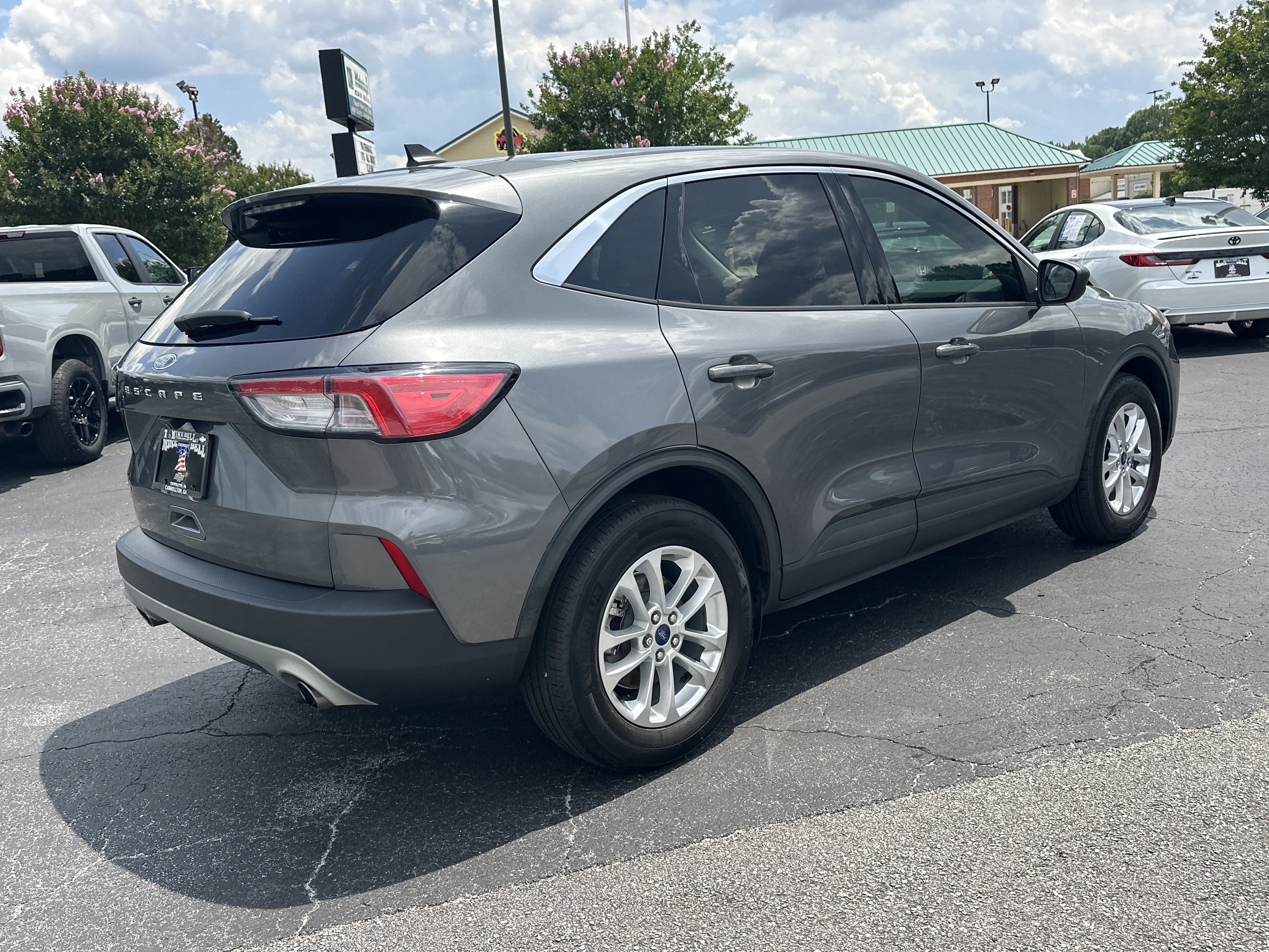 Used 2022 Ford Escape SE FWD image 8